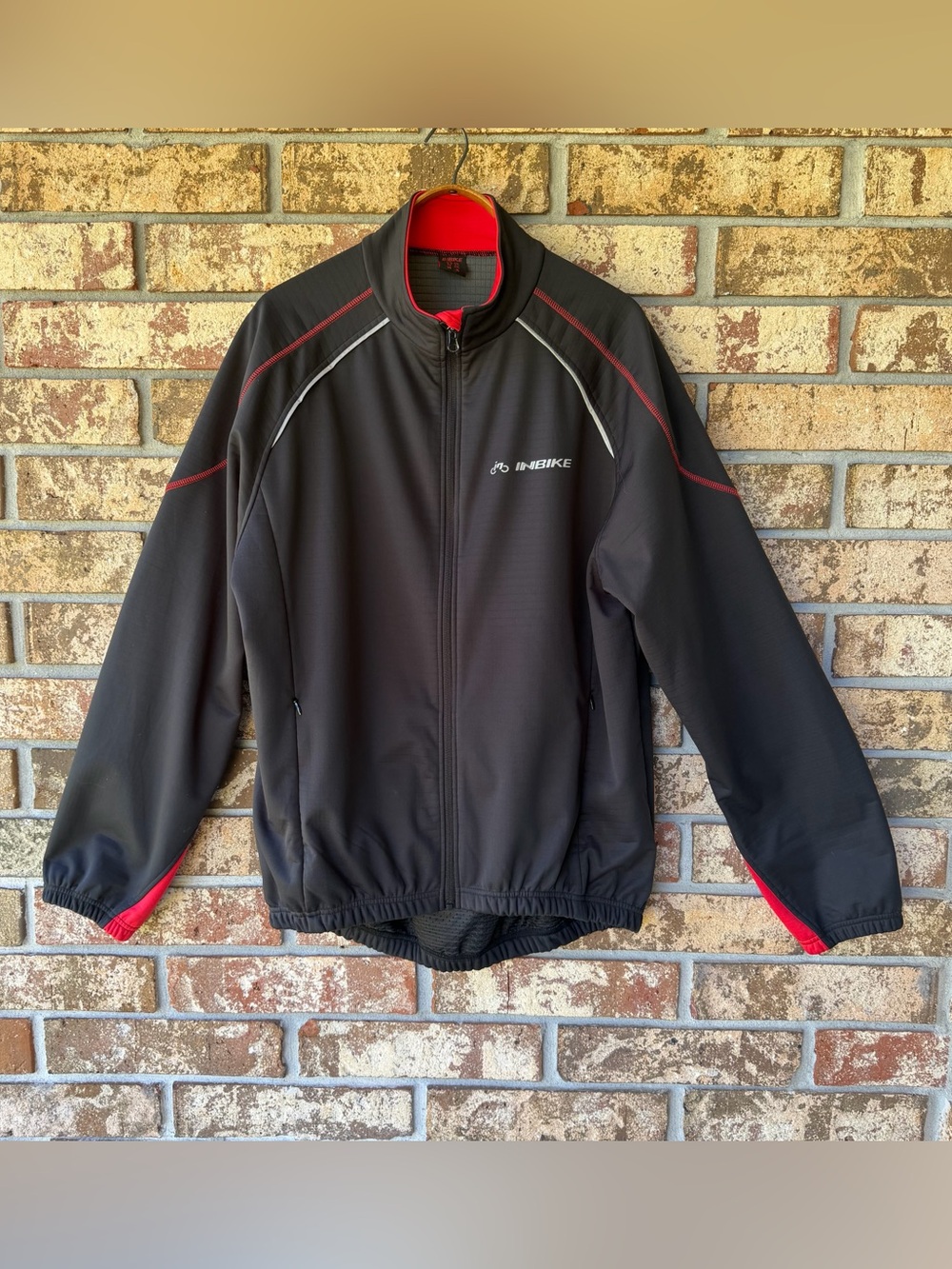 Men’s INBIKE Cycling Jacket Size XL Black & Red Zippered Front & Pockets Mint!